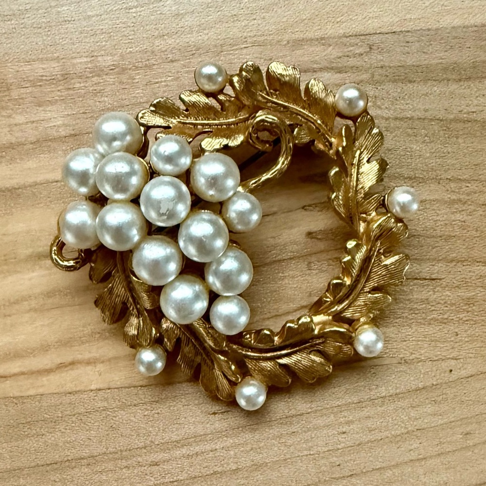 Vintage Gold Toned and Faux Pearl Mid Century Brooch